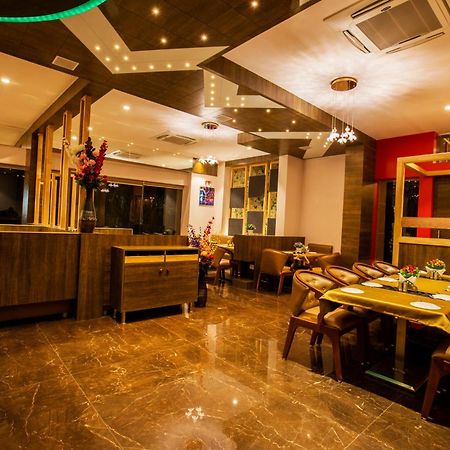 Hotel Prabha Palace Ahmednagar Exterior photo