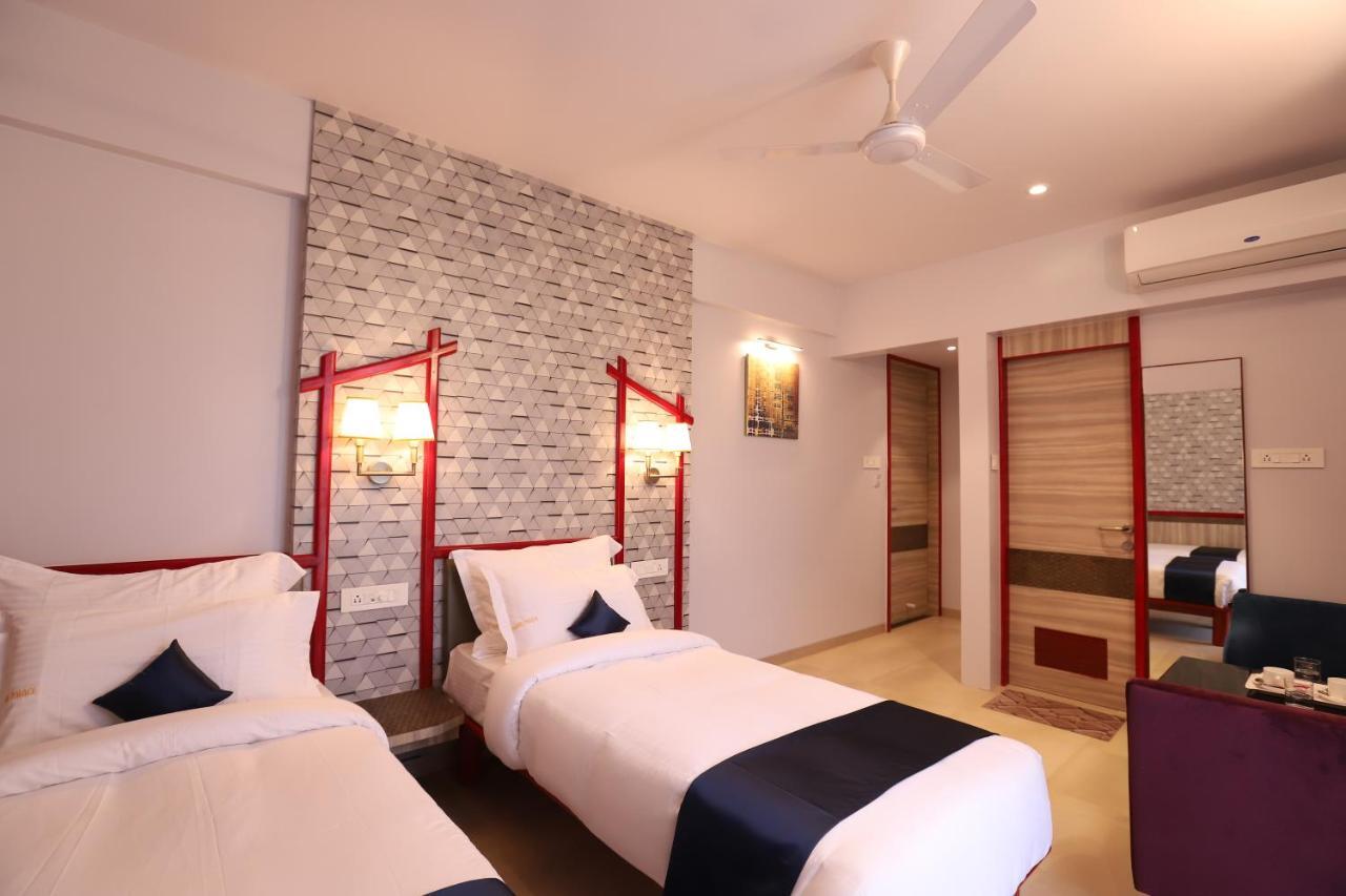 Hotel Prabha Palace Ahmednagar Exterior photo