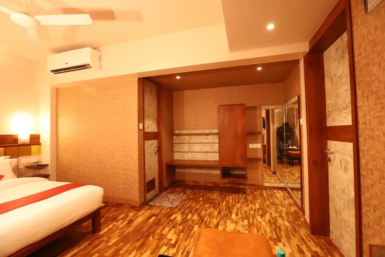 Hotel Prabha Palace Ahmednagar Exterior photo