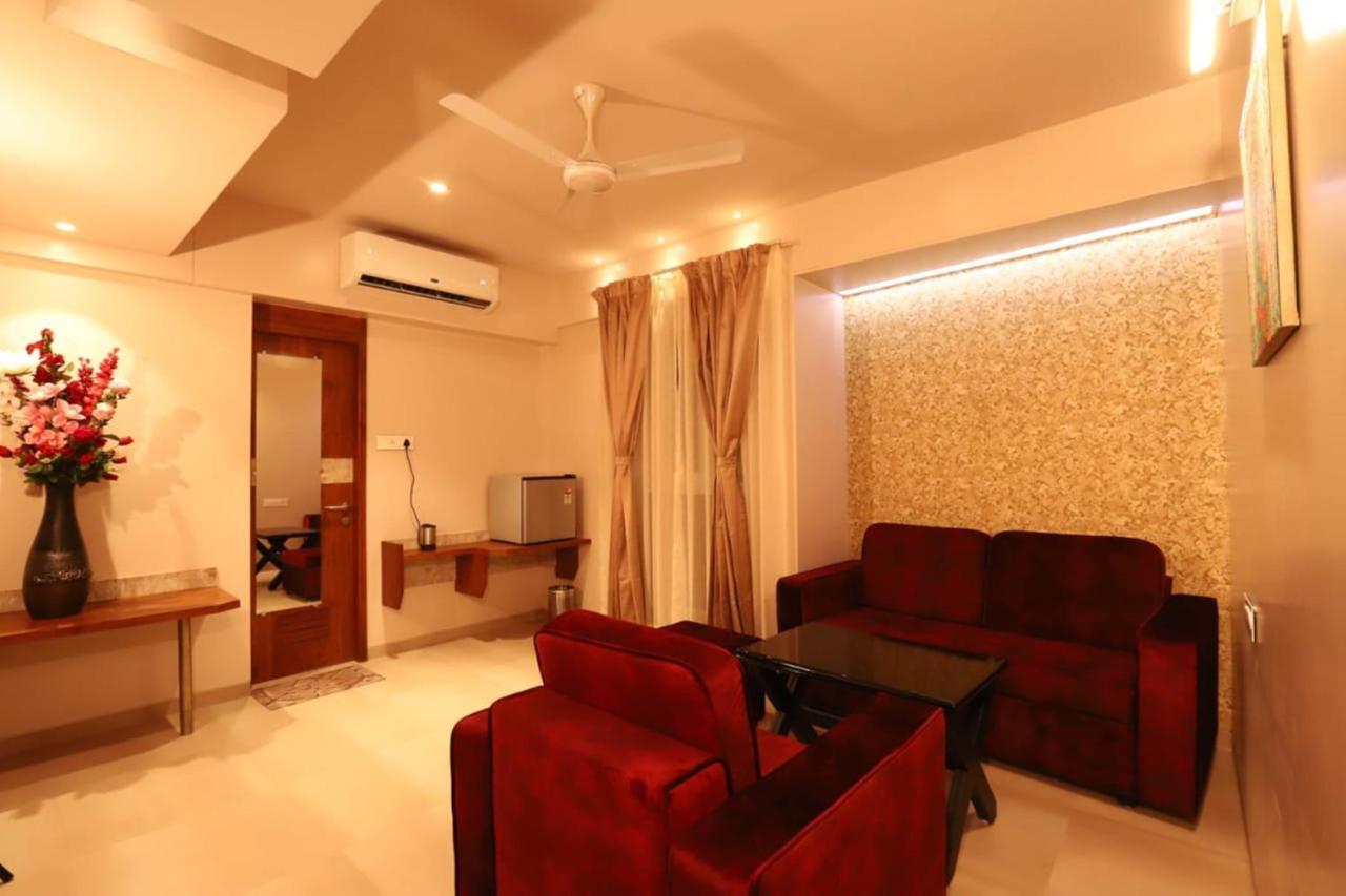 Hotel Prabha Palace Ahmednagar Exterior photo