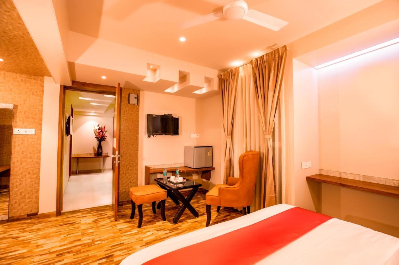 Hotel Prabha Palace Ahmednagar Exterior photo